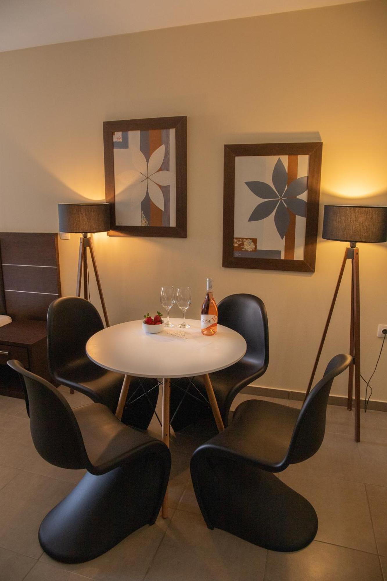 Sunset Inn Криопиги Экстерьер фото
