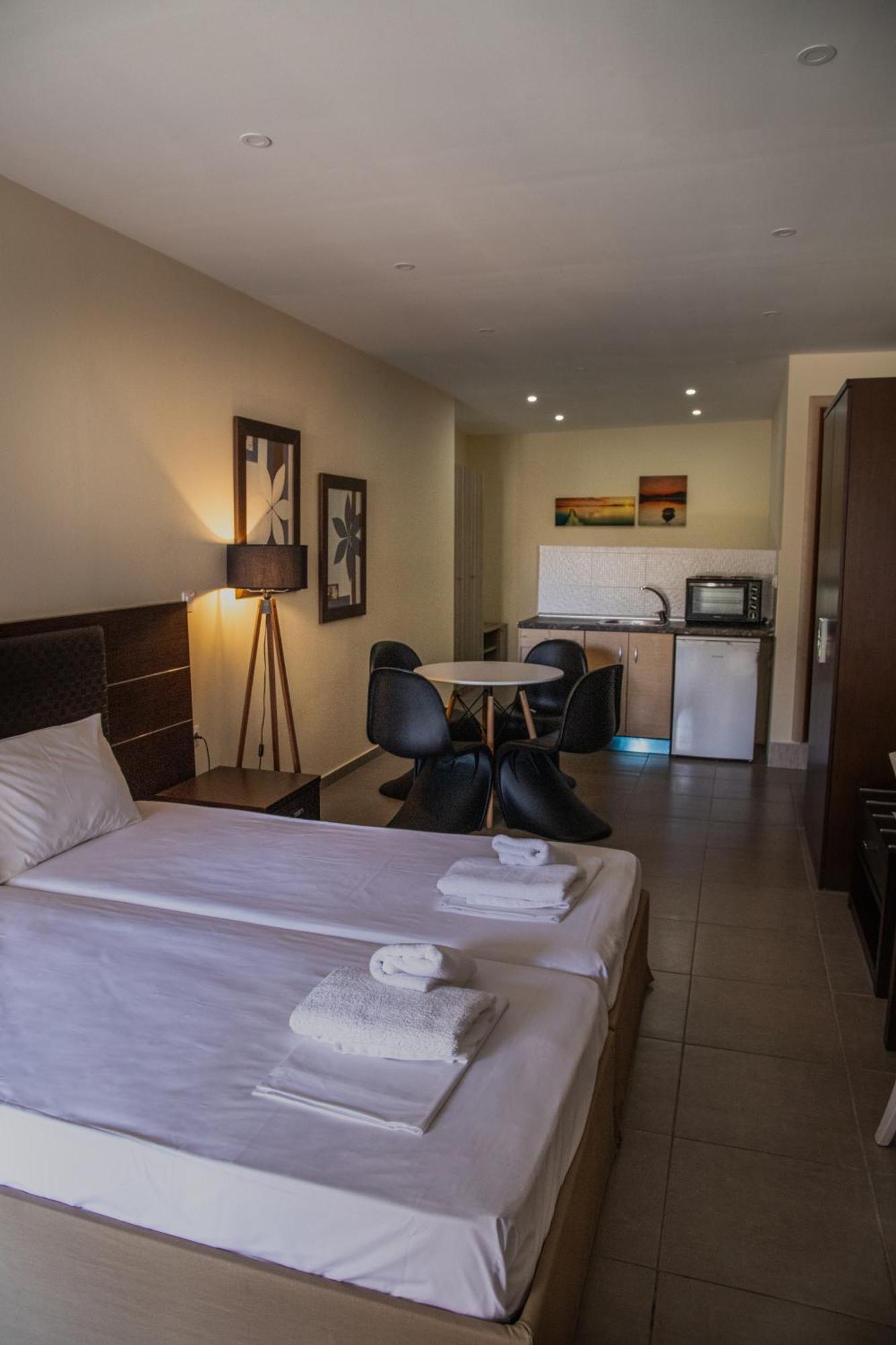 Sunset Inn Криопиги Экстерьер фото