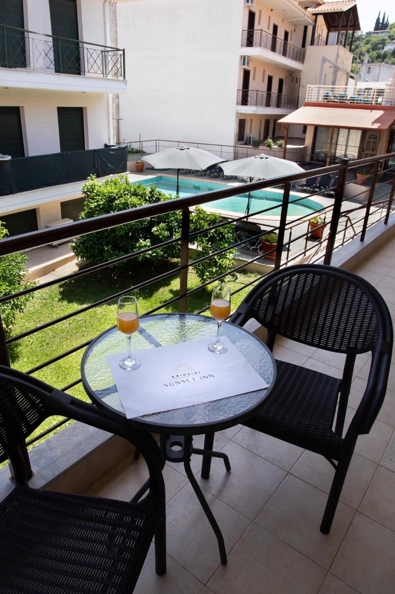 Sunset Inn Криопиги Экстерьер фото